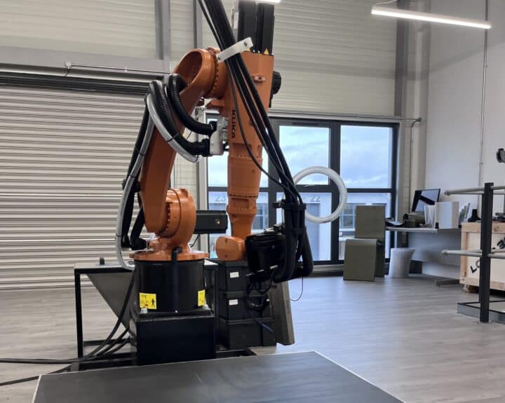 3d printing machine inside an Onyx Business Parks' Light Industrial Units, highlighting one of the many industries moving into a light industrial unit in 2025